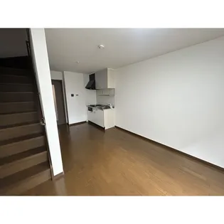 アンジュエールC【1階】の居間