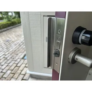 アンジュエールB【1階】の玄関