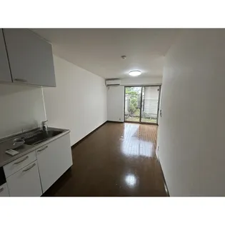 アンジュエールB【1階】の居間