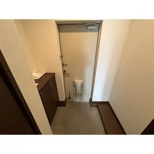 アンジュエールB【1階】の玄関