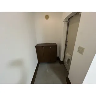 アンジュエールA【1階】の玄関
