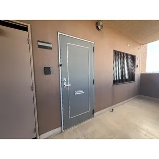 フローラ大塚壱番館【3階】の玄関