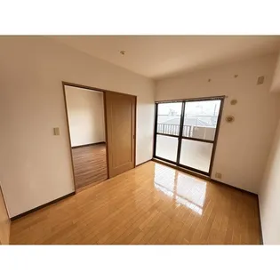 フローラ大塚壱番館【3階】の居間