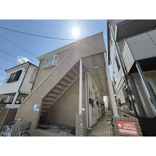 ローズアパートR-18【2階】の外観