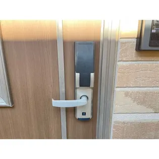 スクエア駅南A棟【2階】の玄関