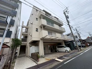 フラット内山【4階】の外観