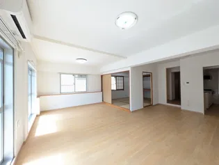 泉サンハイツ【5階】の外観