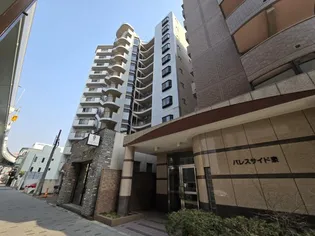 グランドール・シャトー【8階】の外観