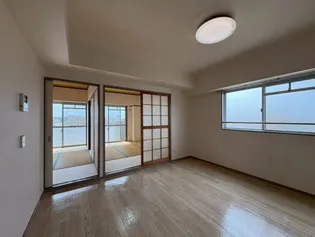 グリンハイツ【5階】の居間