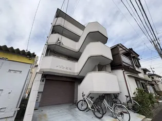 メゾン露橋【2階】の外観