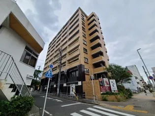 ラ・クール泉【3階】の外観
