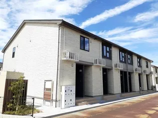 富山県高岡市角【アパート】の外観