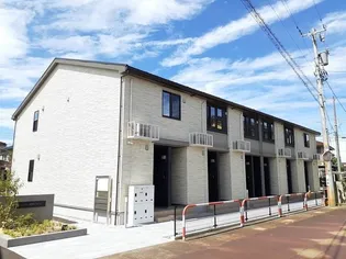 ヒカルサ高岡角ウエスト【2階】の外観