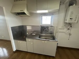 イエローハウスⅡ【2階】のキッチン