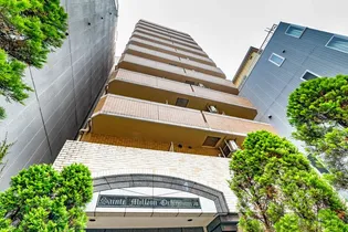 東京都千代田区神田錦町3丁目【マンション】の外観