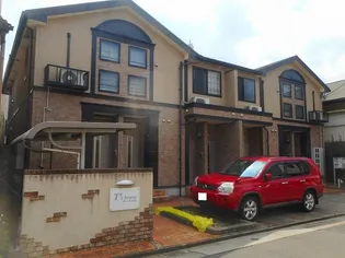 ティーズハウス【2階】の外観