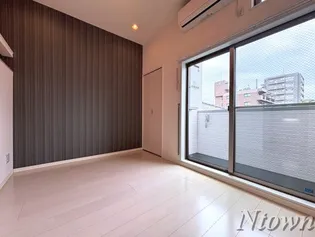 Y’s Square 名城公園【2階】の外観