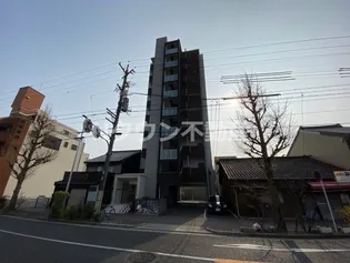 モン ヨイーエ【2階】の外観