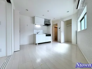 CREST【3階】の外観