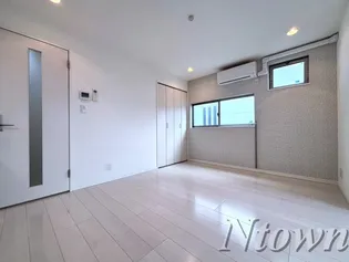 CREST【3階】の外観