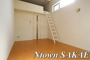 プティ オランジュ【1階】の外観