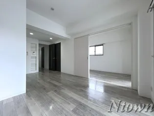 クリスタル丸の内【6階】の外観