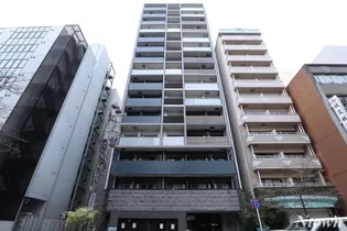 プレサンス丸の内アデル【2階】の外観