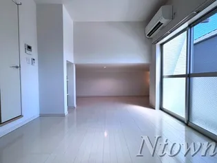 ロレイアム【2階】の外観