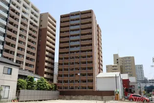 プレサンス泉セントマーク【3階】の外観