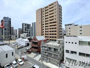 プレサンス泉セントマーク【6階】の外観