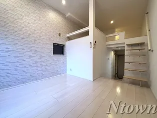 ラピスラズリ【2階】の外観