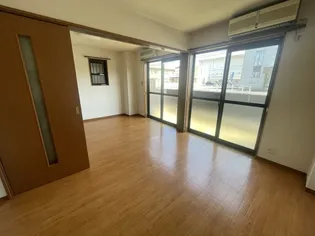 フォブール一色Ⅲ【1階】の居間