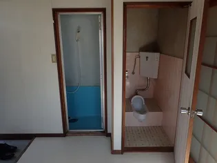 束本アパート【2階】の外観