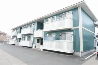 ルピナスコートA棟【1階】の外観