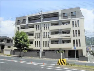 ワコーレフェリズ西岡本【2階】の外観