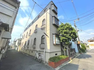 コーポ六本木【1階】の外観