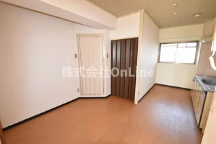 ビューハイム茶の木【306号室】の居間