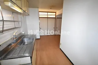 ビューハイム茶の木【306号室】の居間