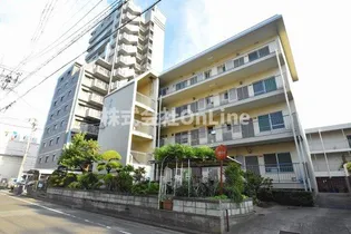 駅前コーポラス【1階】の外観