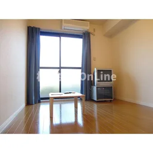 レオパレス教興寺の居間