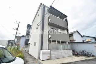 エヌエムトラントシス【2階】の外観