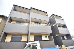 セレニティ荒本A棟【2階】の外観