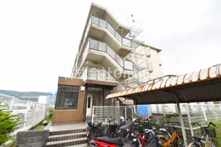 ルミエールやまもと【2階】の外観