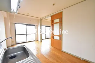 アドバンス渋川【2階】の居間