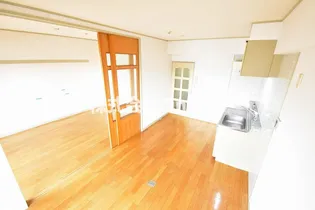 アドバンス渋川【2階】の居間