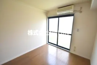 レオパレスヴィヴァーチェ青山の居間