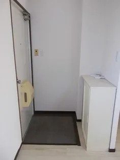 サンライフ松本B棟【0201号室】の玄関