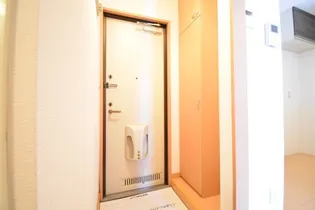 コンフォート イースト【0102号室】の玄関