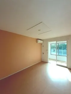 フレスクーラB【1階】の居間