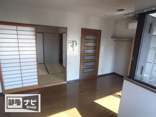 アーバン錦町【0604号室】の居間